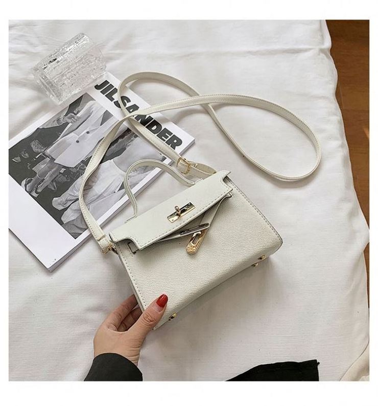 2024 Summer Tote Bag Women's One Shoulder Crossbody Bag Korean Retro Embossed Lattice Chain New