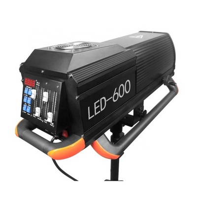 High Power 600w Colorful LED Stage Theater Wedding Follow Spot Light DMX