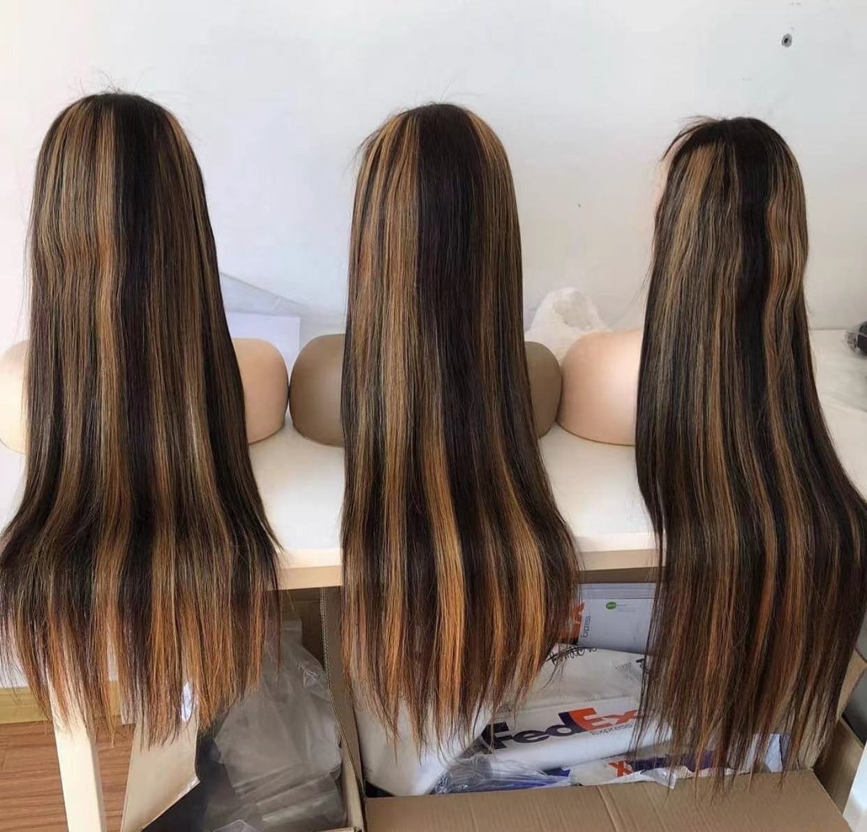 Hot selling Virgin malaysian 100% human hair piano color wigs Body Wave natural straight style highlight color lace front wigs