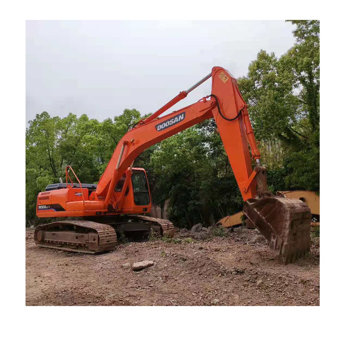 heavy mining excavator 30 ton Doosan DH300LC-7 with god condition and breaker line for sale