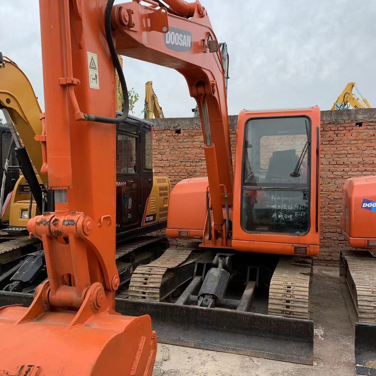 Doosan DH70-7 crawler digger chinese machine mini excavator Used Excavator For Sale Sell at a low price