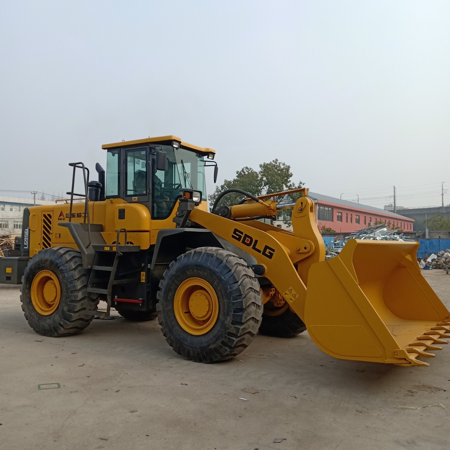 Secondhand Used loader lg 956 used 5 ton 500h working hours in good conditions for sale