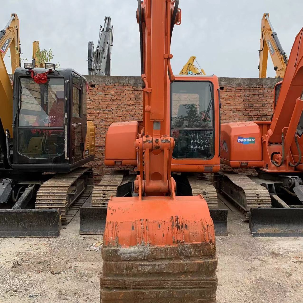 Doosan DH70-7 crawler digger chinese machine mini excavator Used Excavator For Sale Sell at a low price