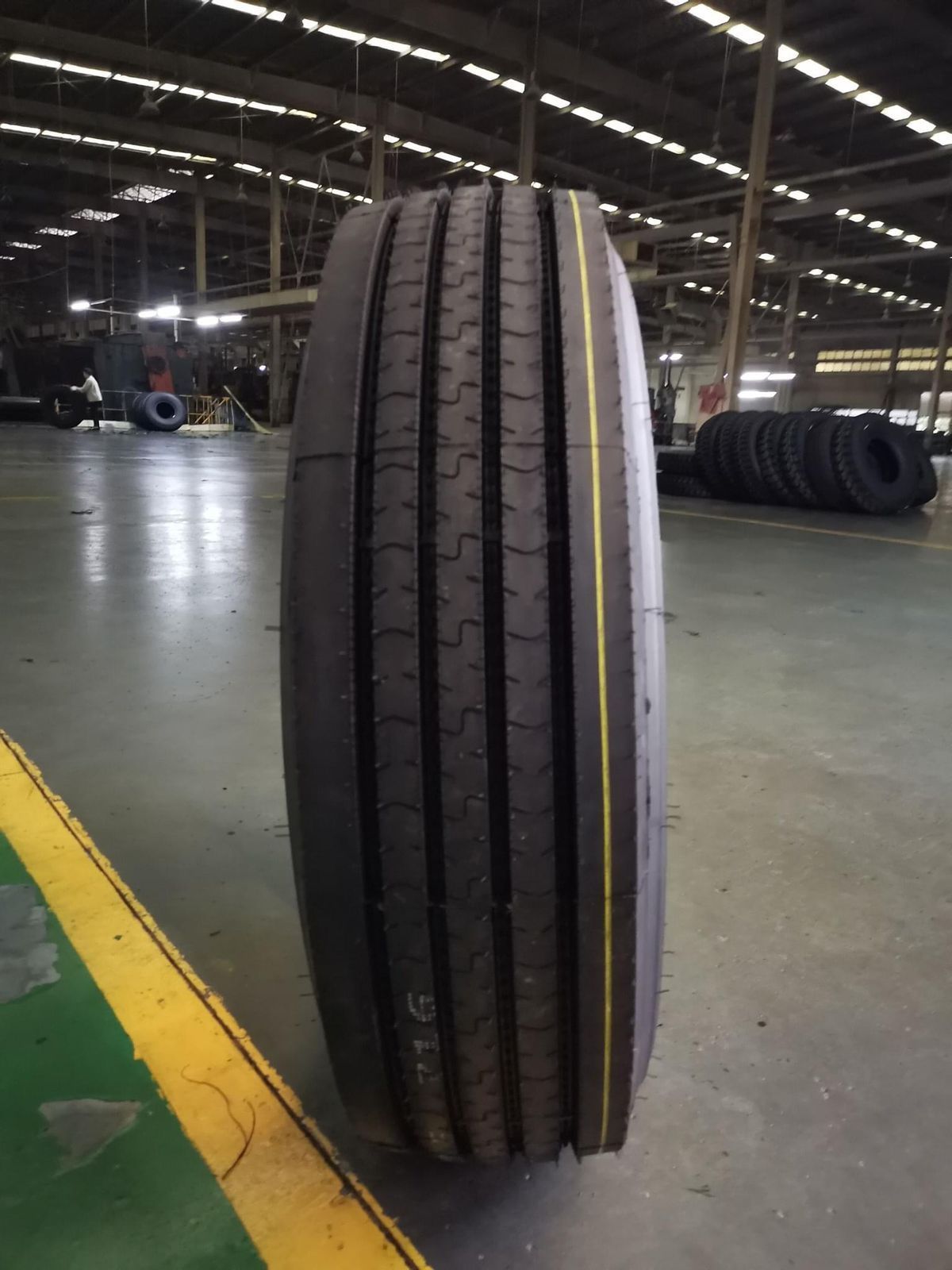 Wholesale Heavy Duty Truck Tire Truck Tire 1000R20 16 Tires Truck Made In China