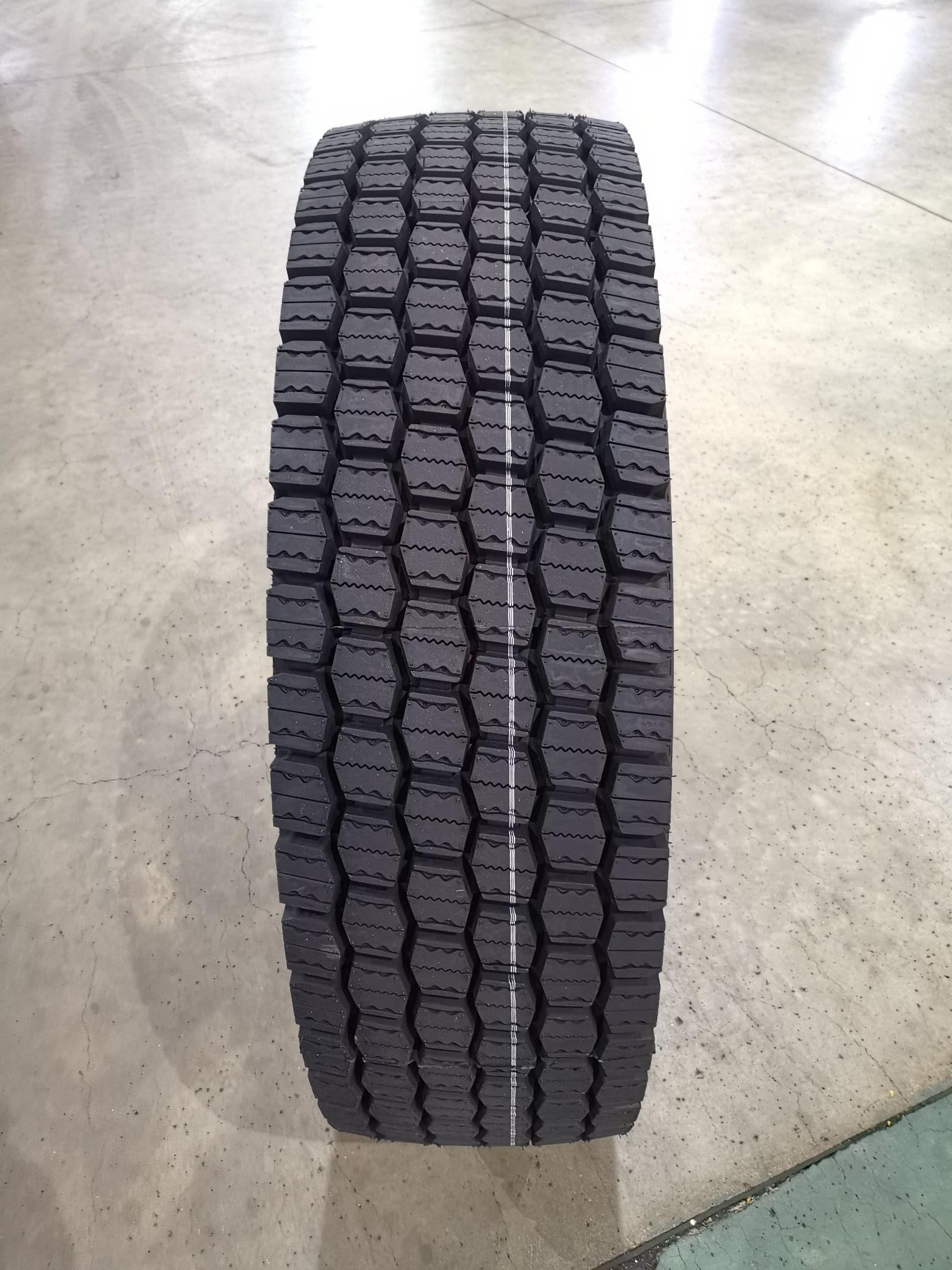 11r22.5 295/75r22.5 commercial trailer truck tire 295 80 22.5 Double Coin quality tires for sale