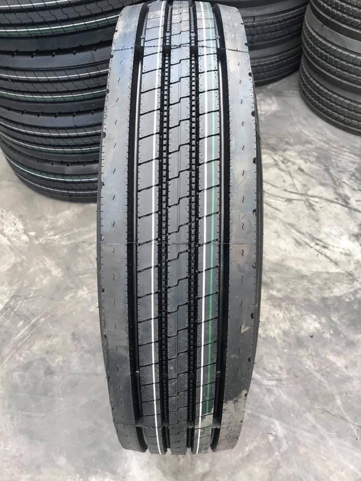 295/80R22.5 275/80R22.5 11R22.5 12R22.5 import used truck tire tyre, casings for recapping, retreading Japan