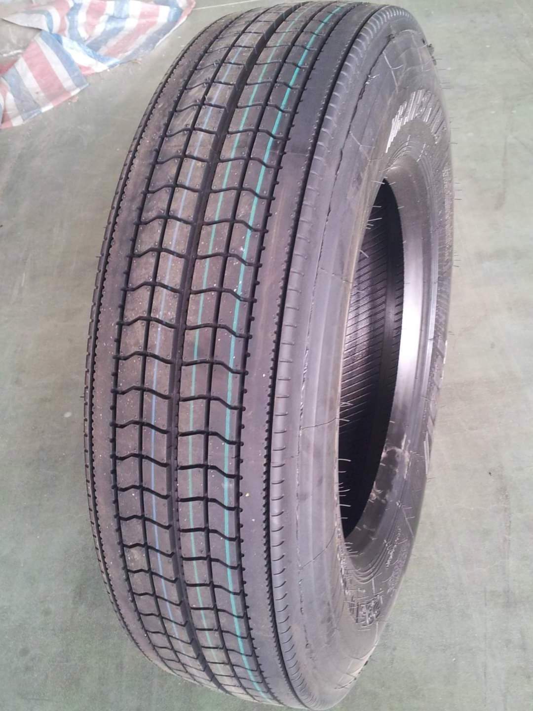 Commercial truck tires 11r22.5 295 75 22.5 semi tires 315 80r22.5 12R20 tires for vehicles/ truck parts 11R20 triangle