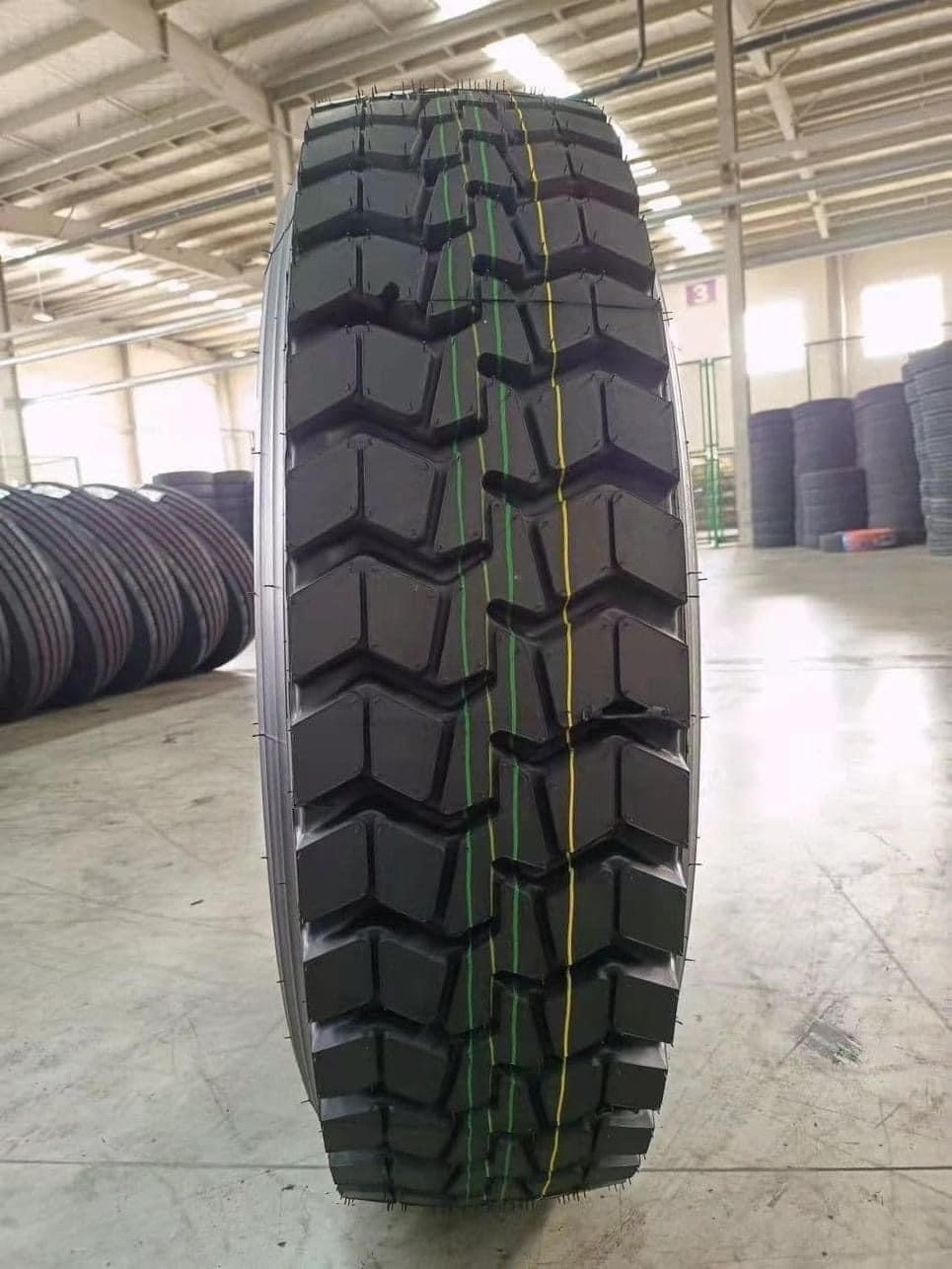 Offroad truck tire 425 / 85R21 KAMA 1260-2