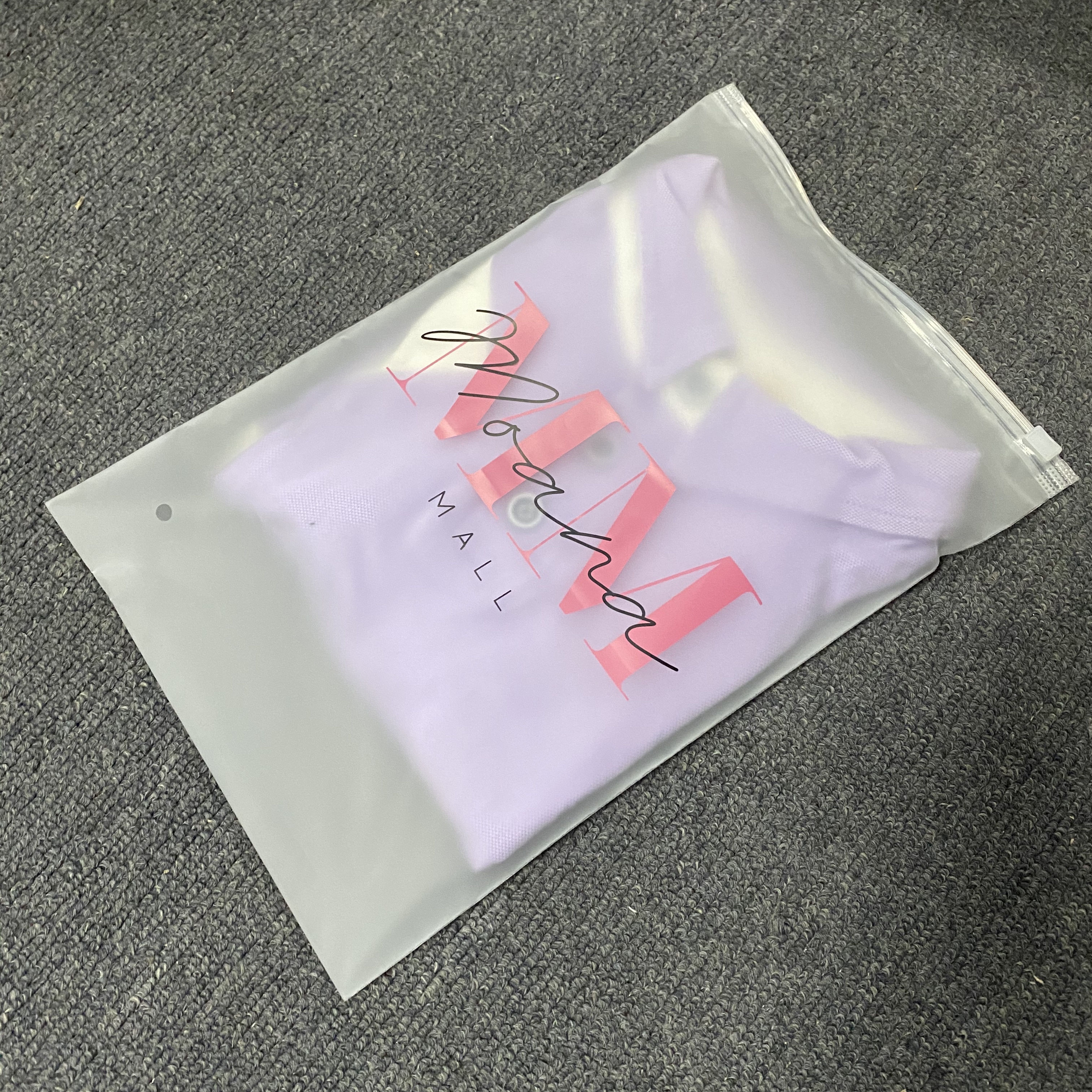 Hot Selling Matte Transparent PE Zipper Resealable Clothes Packaging Frosted Plastic Ziplock Bag