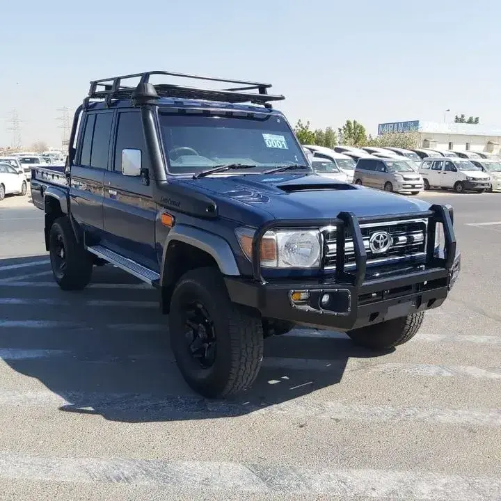 Used 2015 Land cruiser pick up dual cab diesel manual right hand drive