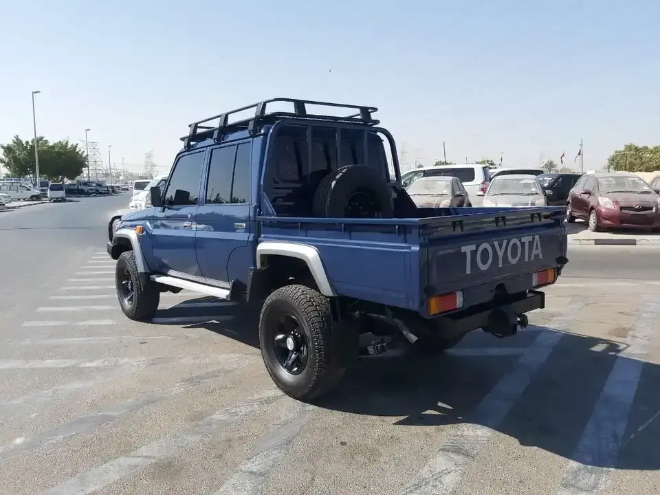 Used 2015 Land cruiser pick up dual cab diesel manual right hand drive