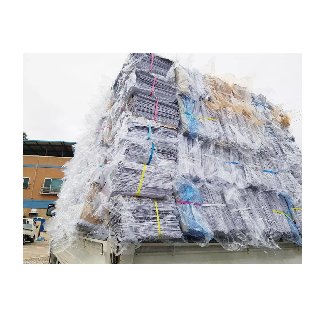 100% Quality Occ waste paper /Old Newspapers /Clean ONP paper scrap Available