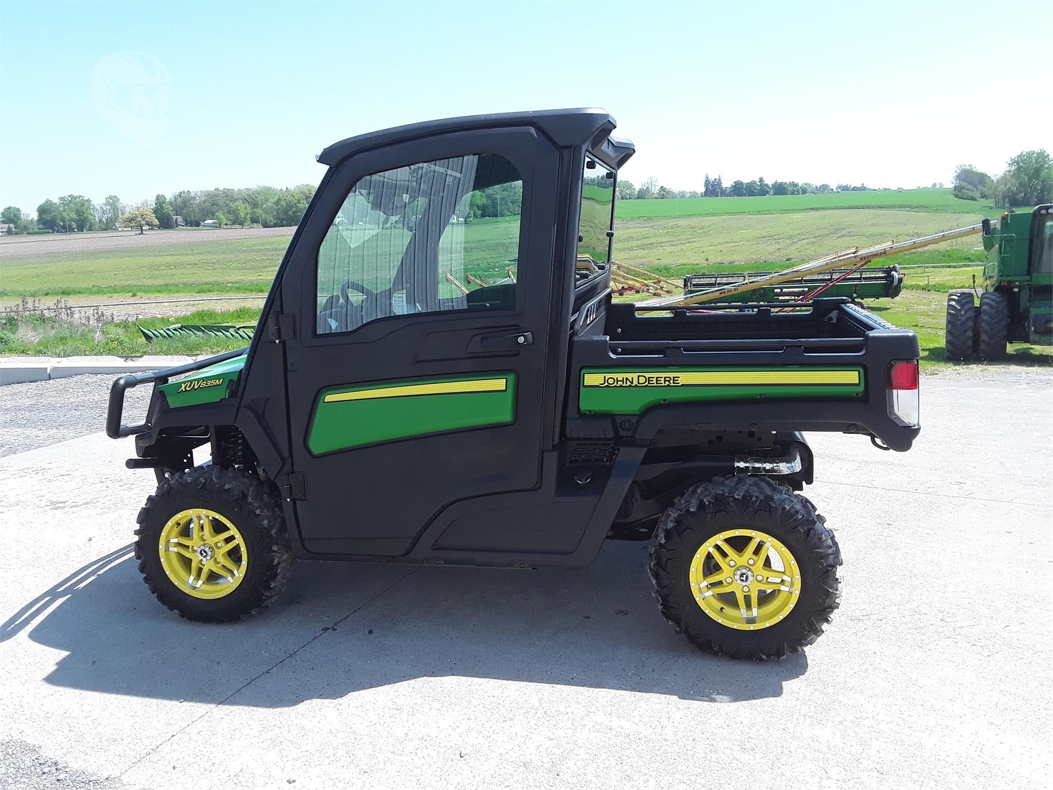 Multifunctional Small Mini Farm Tractor 2023 John deer  XUV835R Gator 4X4 Utility Vehicle for Sale