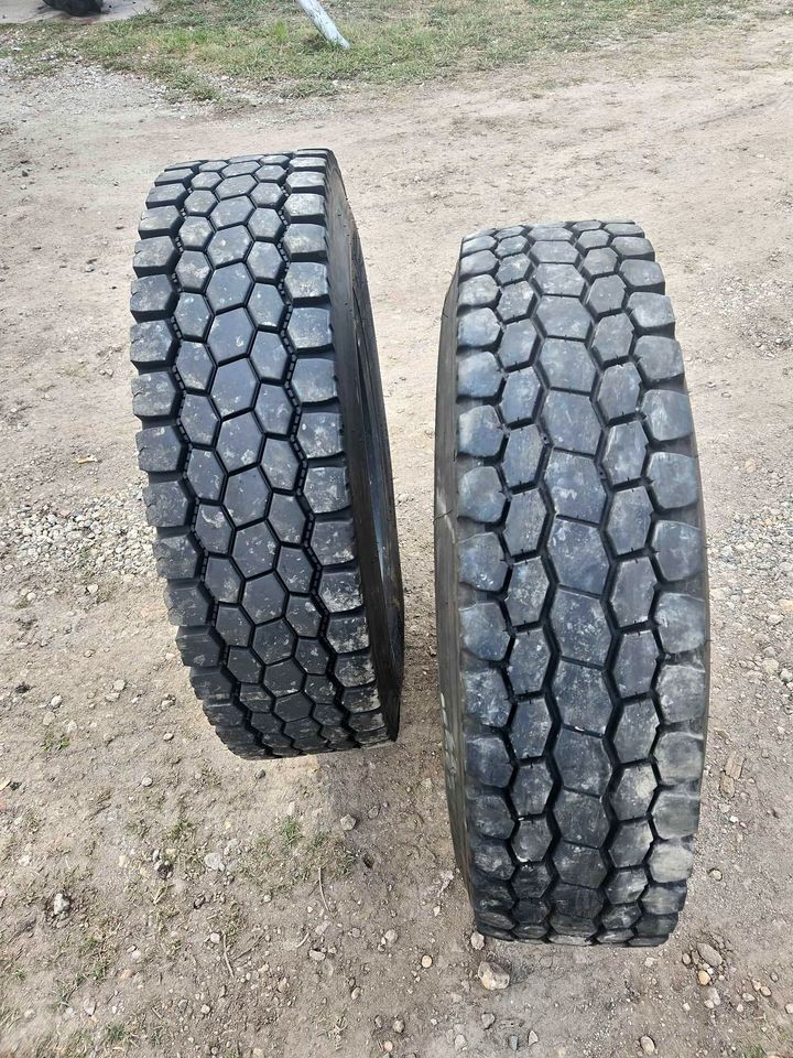 Tires 295 75 22 5 11r24 5 11r22 5 Truck Tires for Sale Black