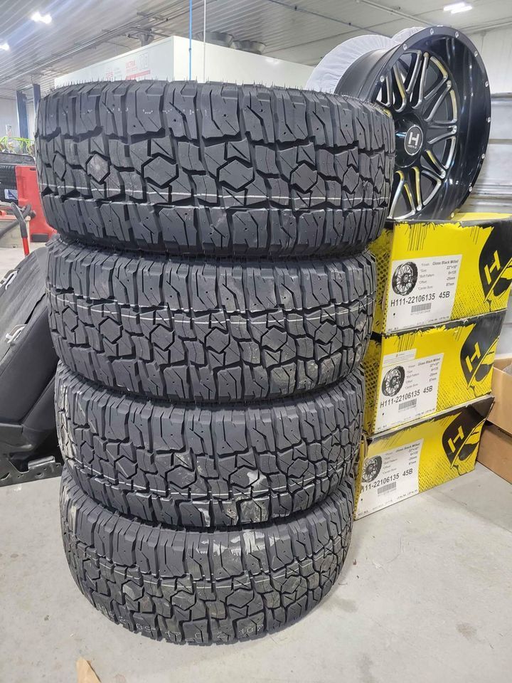 Durable rubber and nylon 900x20 truck tires