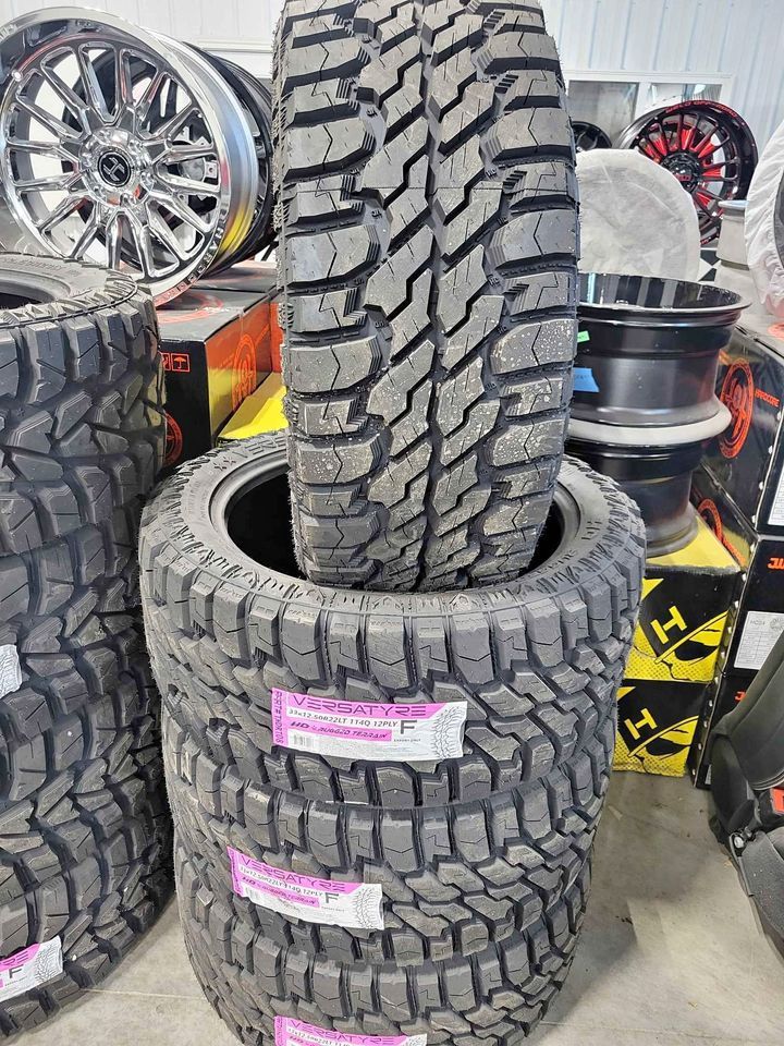 Durable rubber and nylon 900x20 truck tires