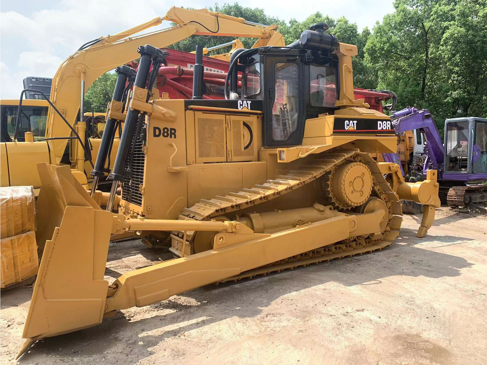 Used large CAT crawler bulldozer original machinery engine parts D8R bulldozer construction equipment