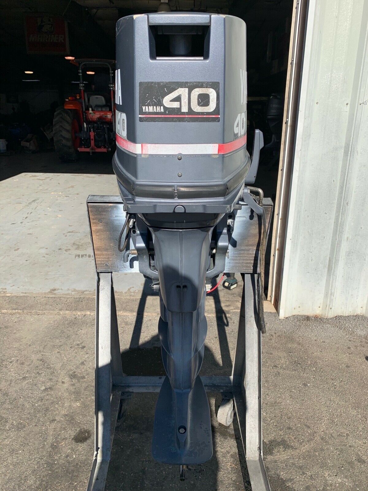 USED 2 STROKE 40HP MARINE OUTBOARD MOTOR