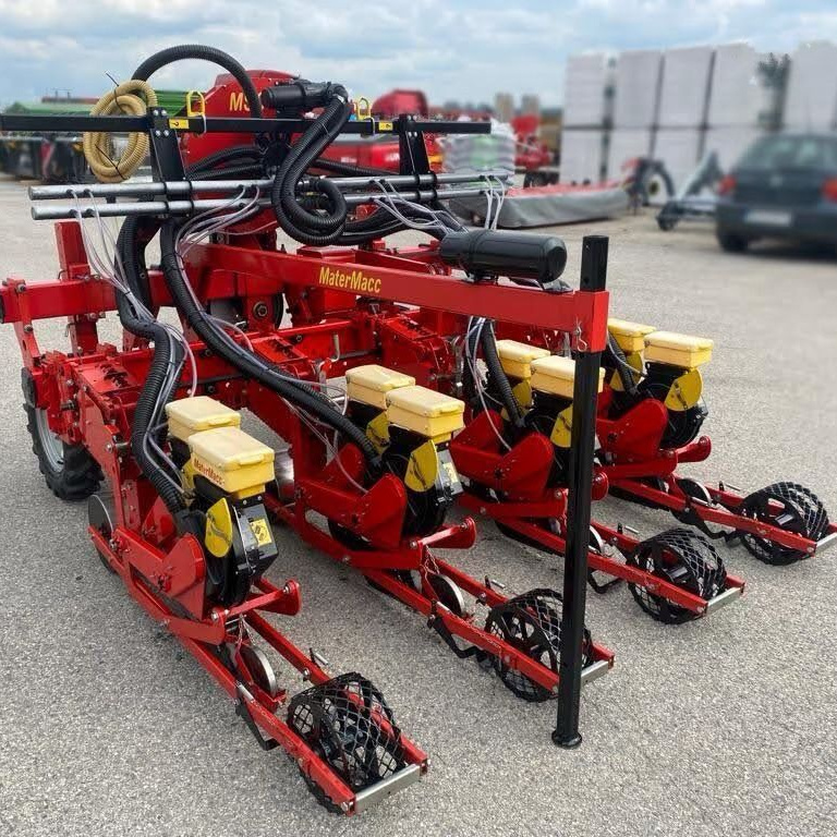 Best Quality Supply Brand New Agricultural Maize Seeder Drill 4 Rows Maize Planter With Fertilizer Corn Precise Seeder For Sell