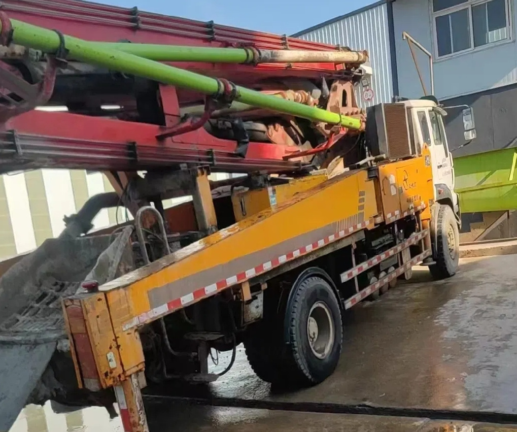 new and used Sinotruk M5g Styer 4X2 37m 38m 40m Concrete Pumps machine Truck for Sale