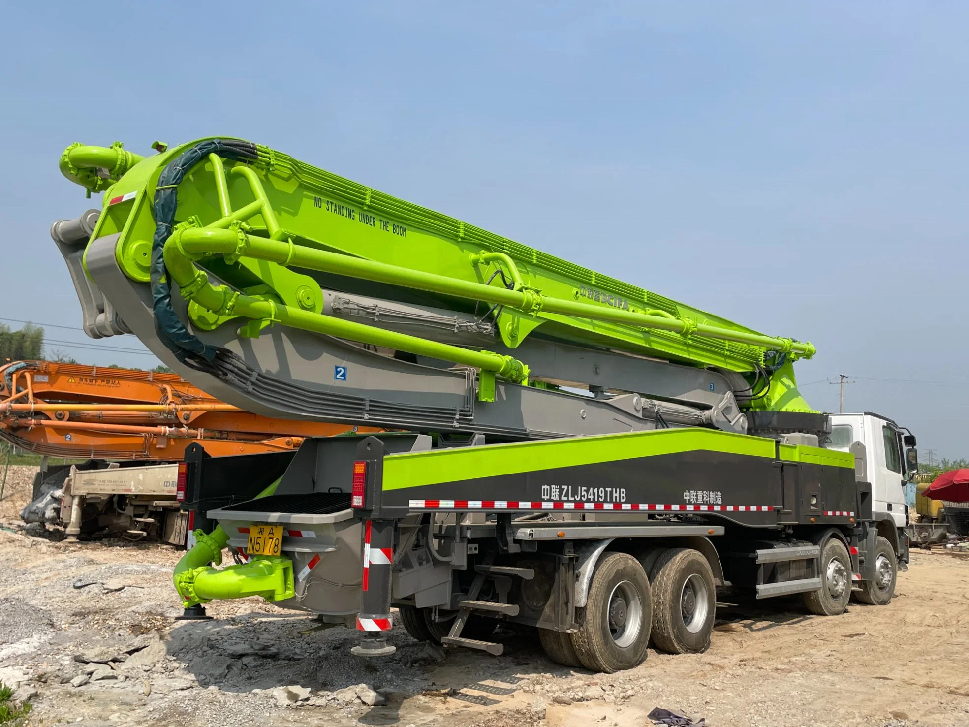 used good condition concrete 52m concrete pump truck Mounted Pump for sale