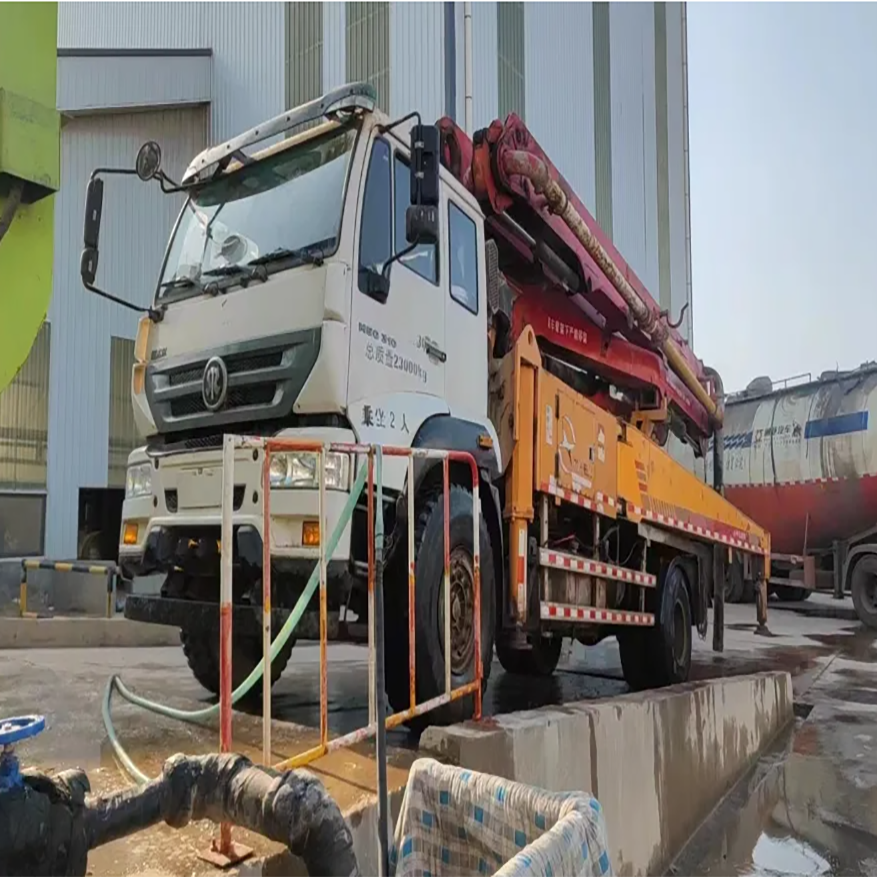 new and used Sinotruk M5g Styer 4X2 37m 38m 40m Concrete Pumps machine Truck for Sale