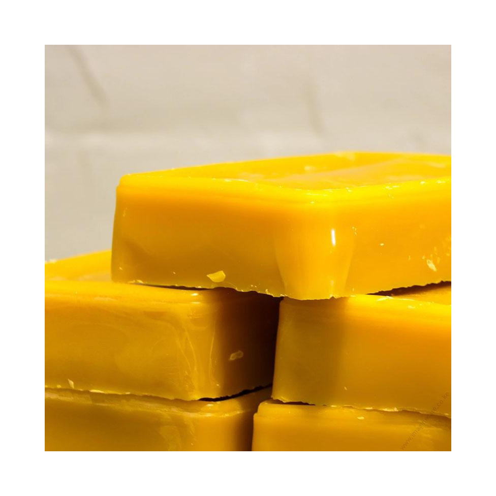 Eco Friendly Natural Pure Beeswax Best Quality 100% bulk pure beeswax/bee wax for wholesale Bulk quality bee wax for sale at goo