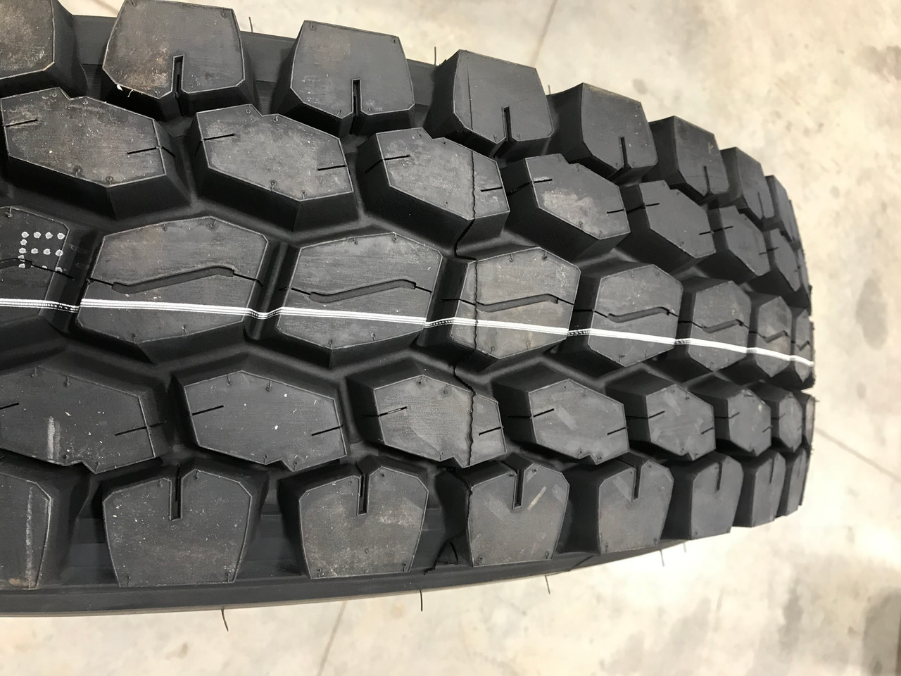 Very Attractive Price 295/75r22.5 Commercial Trailer Truck Tire Double Coin Quality Tires For Sale