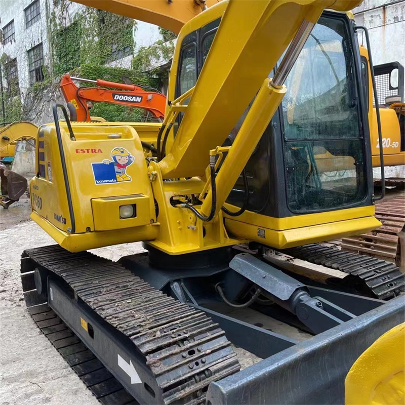 used komatsu pc60-7 crawler excavator old 6 ton excavator in shanghai china for sale PC 60 60-7 PC60