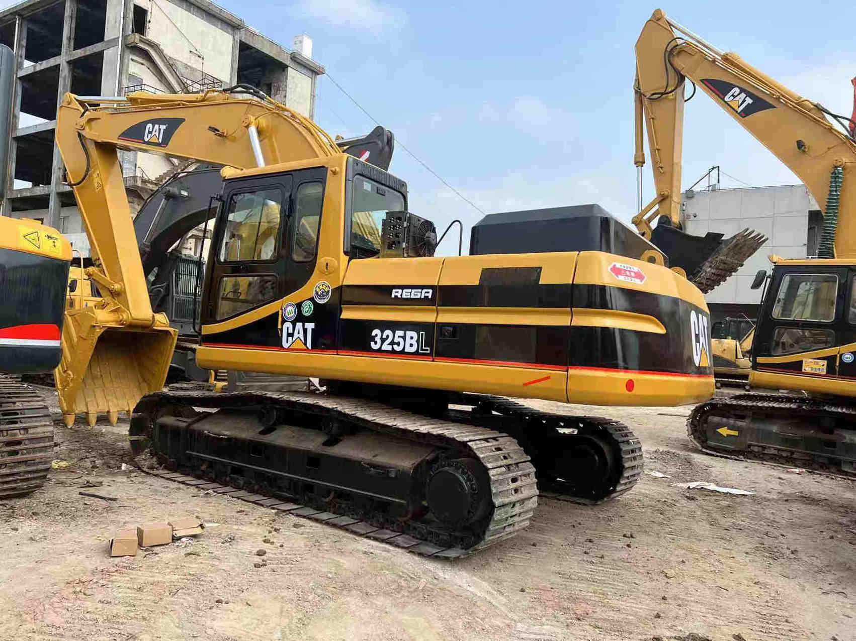 Cheap price Japanese 25 ton Hydraulic Crawler Used Excavator Cat 325bl 325c 330b 330c Secondhand Excavator