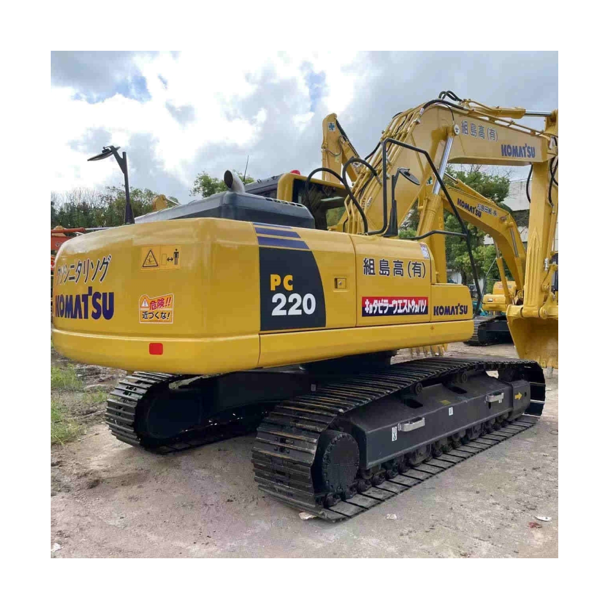 Used Komatsu PC200 excavator, Komatsu PC200-8 PC200-7 PC220 PC240 excavator for sale