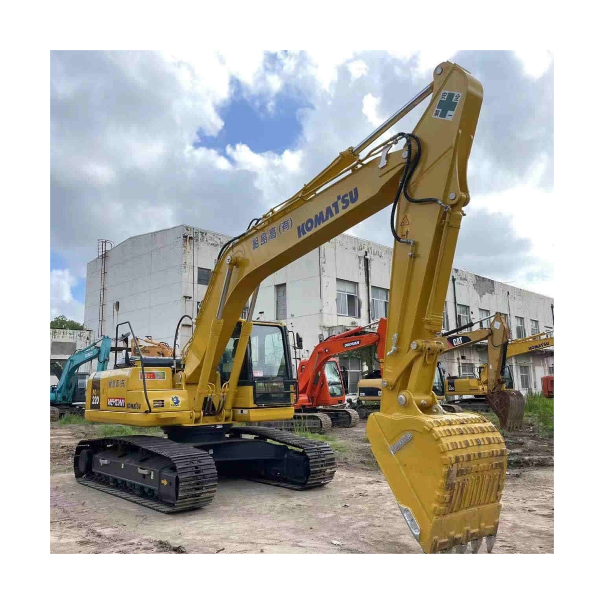 Used Komatsu PC200 excavator, Komatsu PC200-8 PC200-7 PC220 PC240 excavator for sale