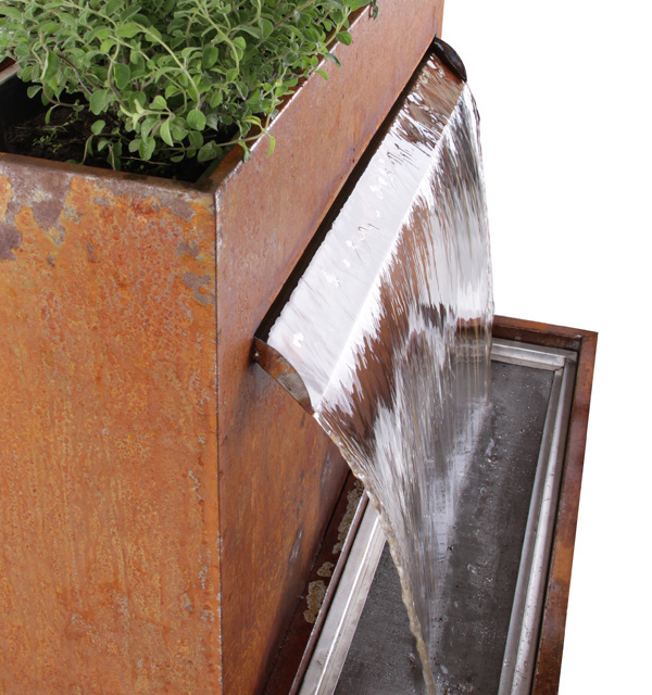 Modern Corten Steel Garden Pond Garden Fountain Water Feature