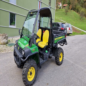 JOHN DEERE GATOR XUV550