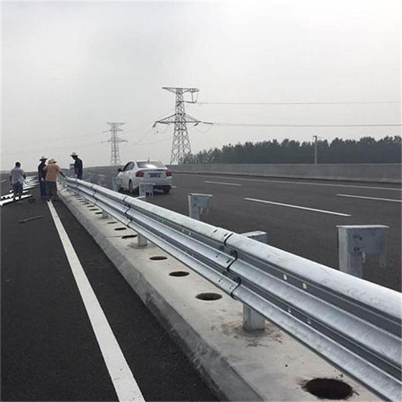 Traffic safety Barrier W Beam Guard Rails Protecting road used safety steel Highway Guardrail