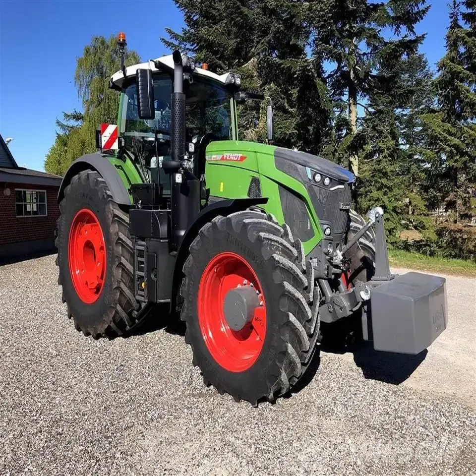 4x4 FENDT Vario 724 Compact Tractor available Key Power Building Style Engine Performance Pump Air Sales