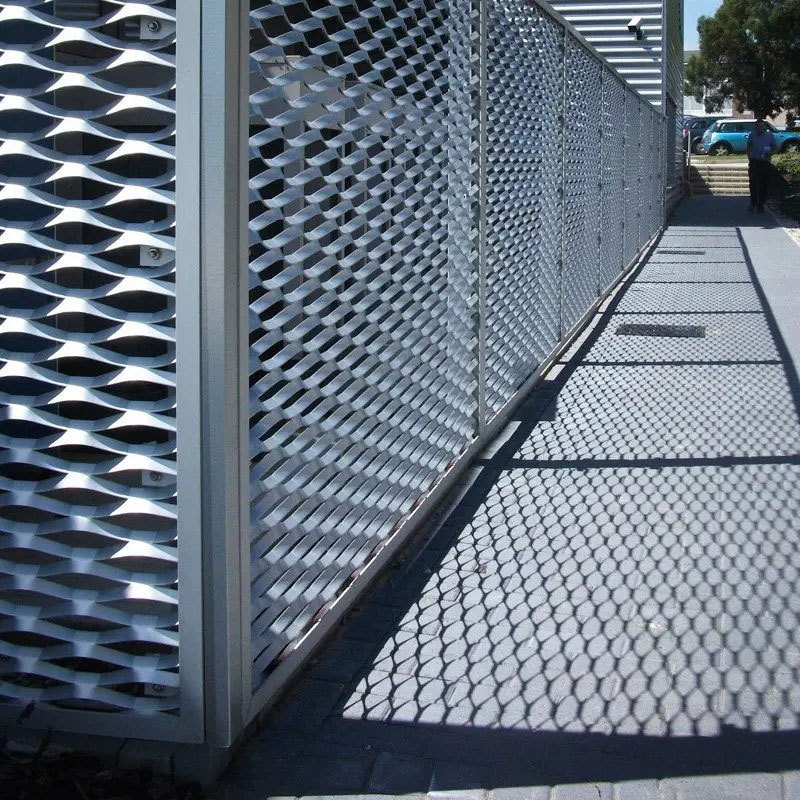 Factory Supply Building Material Stretch Expanded Mesh Galvanized Steel Diamond Rhombus Expanded Stretch Metal Mesh