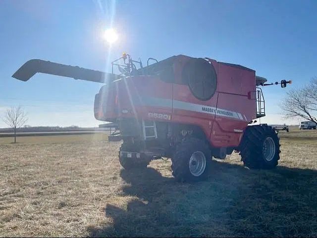 fairly used Massey Ferguson 9520 combine harvester with good condition for sale