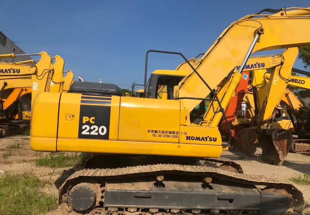 Used Komatsu PC220-7 bulk high quality cheap crawlers excavator construction for sale