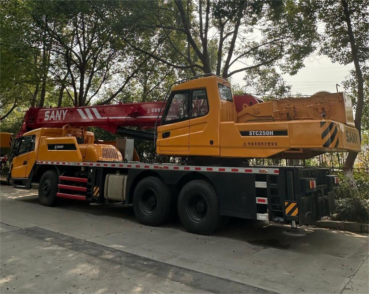 Second Hand 25ton Truck Crane High Quality SANY STC250H 25 Tons Mobile Construction Lifters Good Configuration For Sale