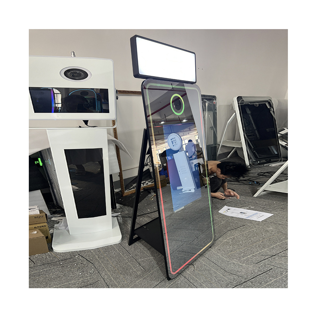 Digital 2024 Hot Sales Mirror Photo Booth Magic Mirror Photo Booth With Selfie Video Free Accessories