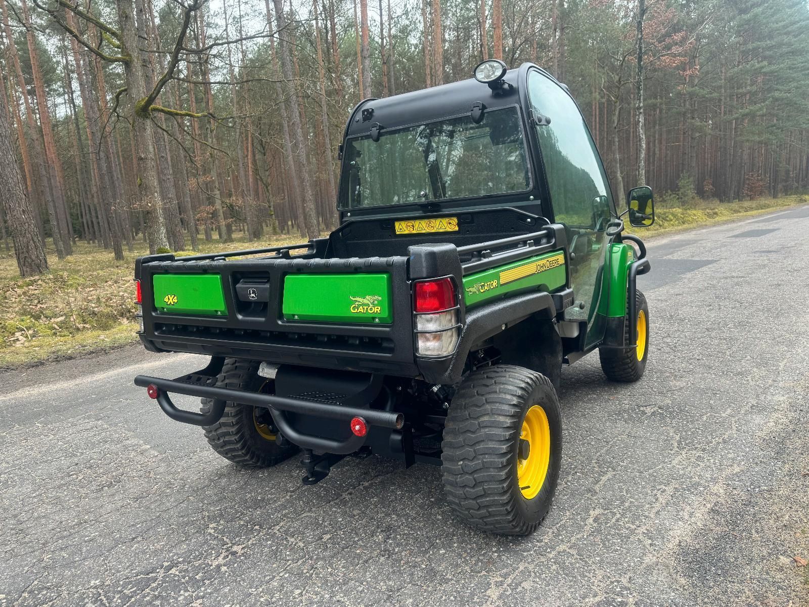 JOHN DEEREE GATOR XUV 855D buggy Farm Equipment For Sale 48V John Deeree Farm Utility Vehicle 2 Seaters for sale