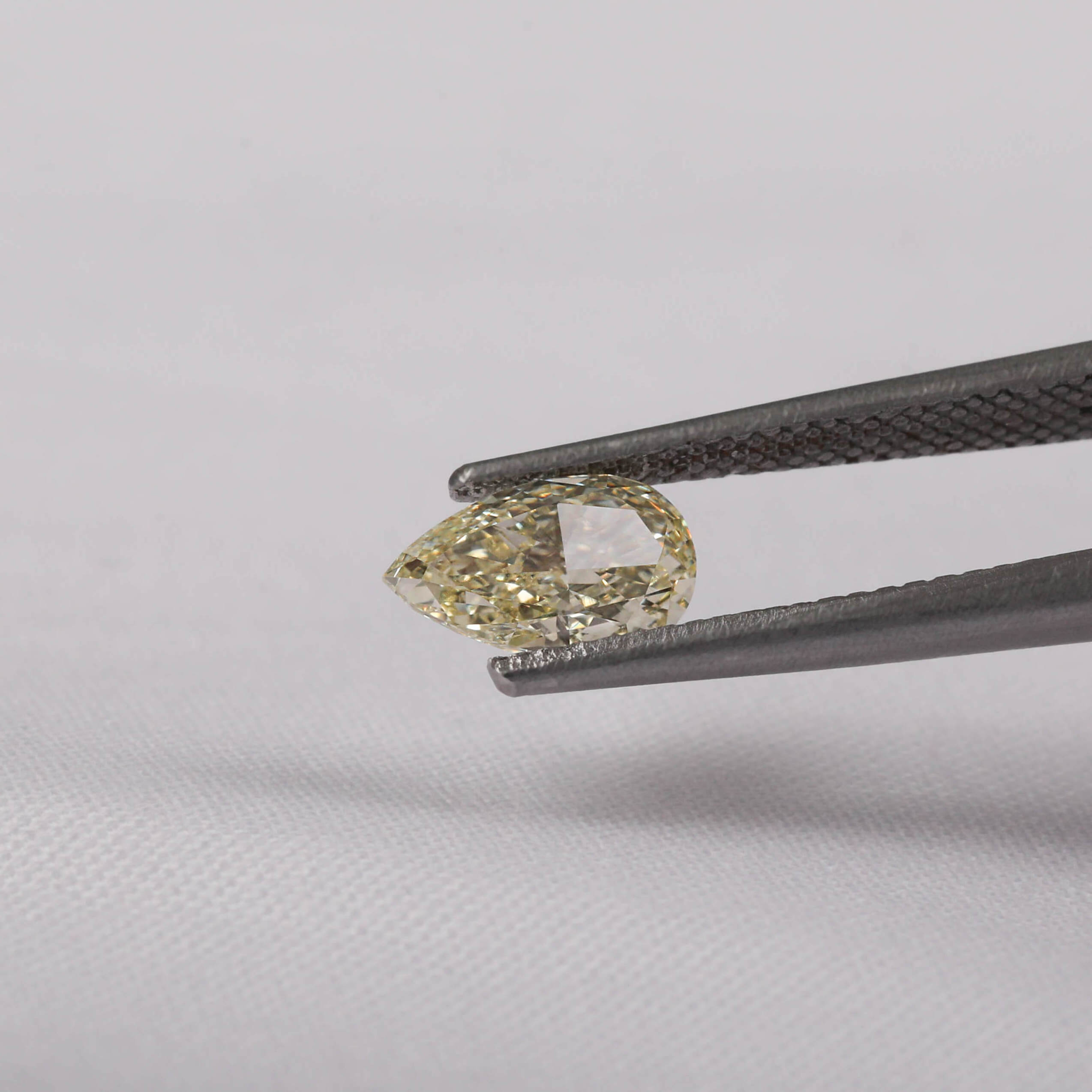 3.00 Carat PEAR Cut Lab Grown Diamond / FANCY YELLOW COLOUR FILLED LAB CREATED Diamond Loose Stone For Exquisite Jewelry Making