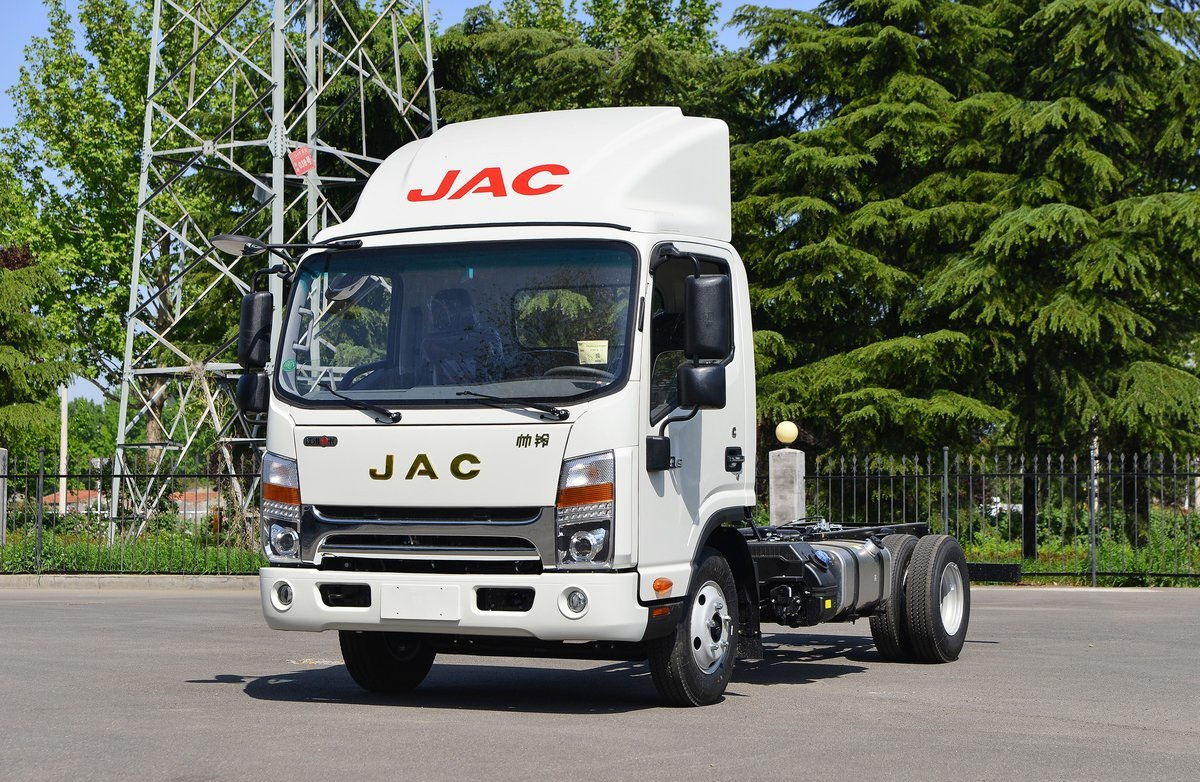 China Brand  JAC ShuaiLing Q6  160HP cargo truck 4.18m single row Euro 6 light lorry truck  Head  low price for sale