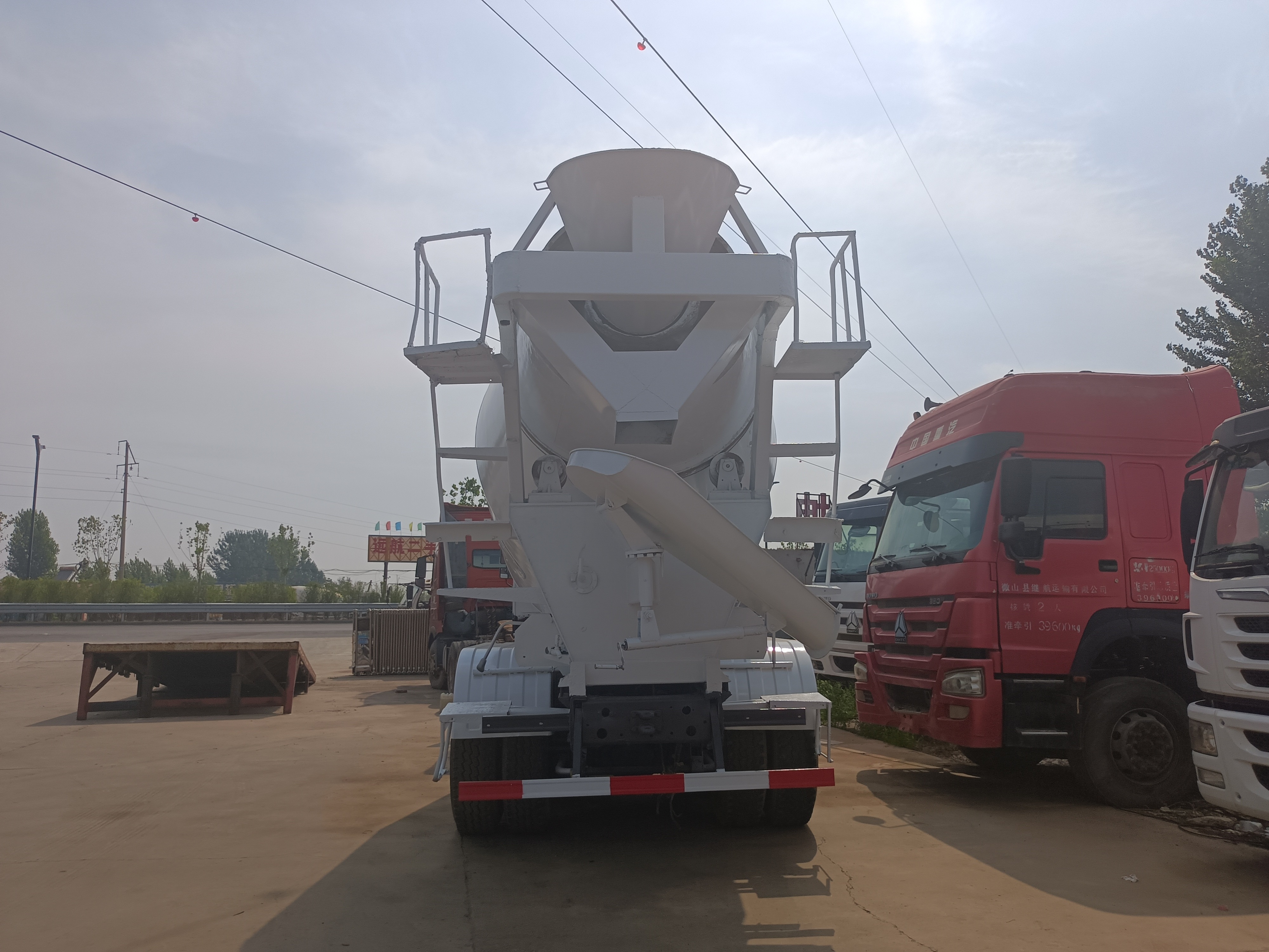 Used Howo Concrete Mixer Truck  6*4 used concrete truck For Sale In Dubai With Factory Price