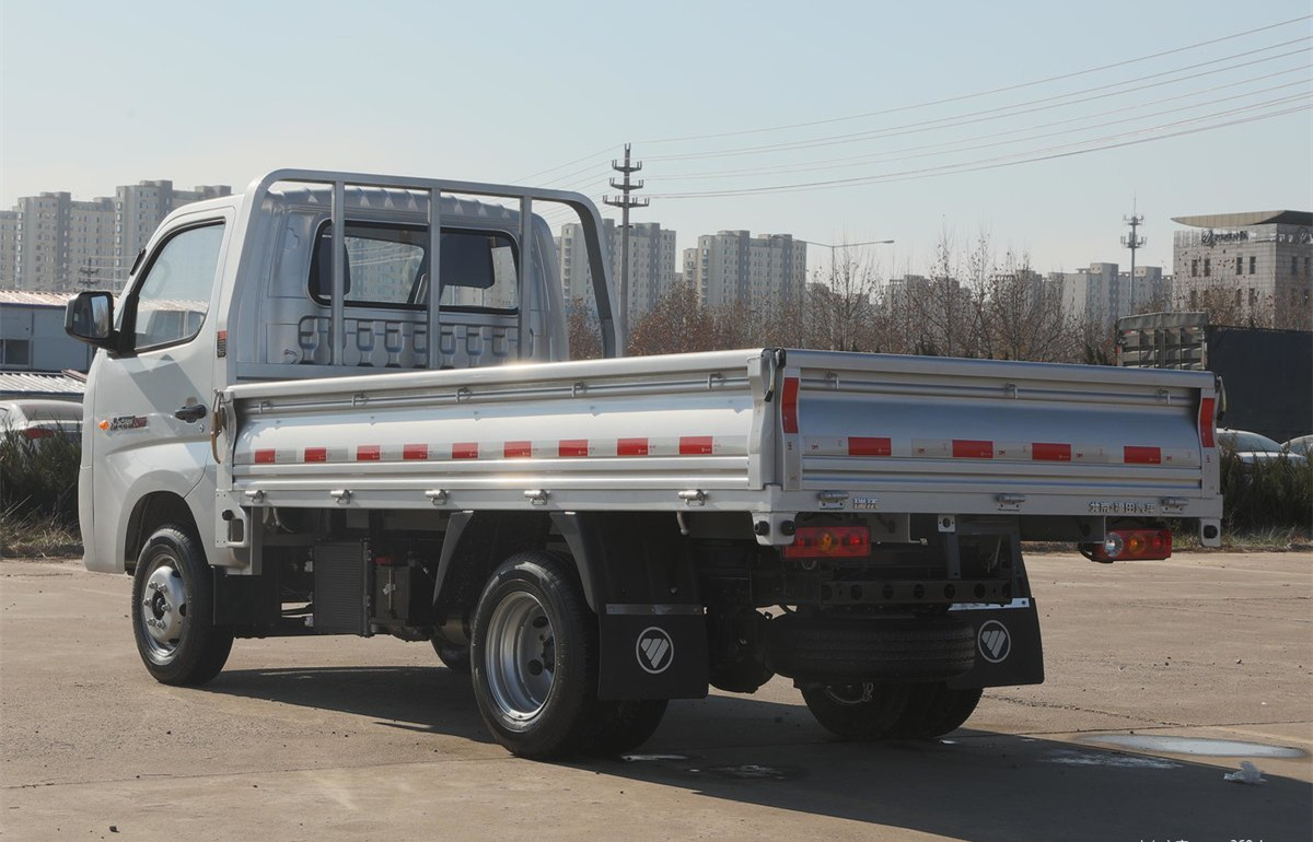 JMC 4X2 Best Sellers  Cargo Truck 122HP Light Truck Diesel Engine Fence Lorry Truck 6  Wheels