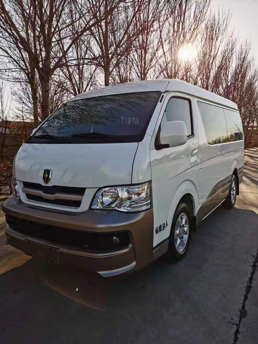 Best Selling Used Jinbei Hiace Bus 9 Seaters Mini bus V19 Engine City Buses and Tourist Long Distance Coaches for Sale