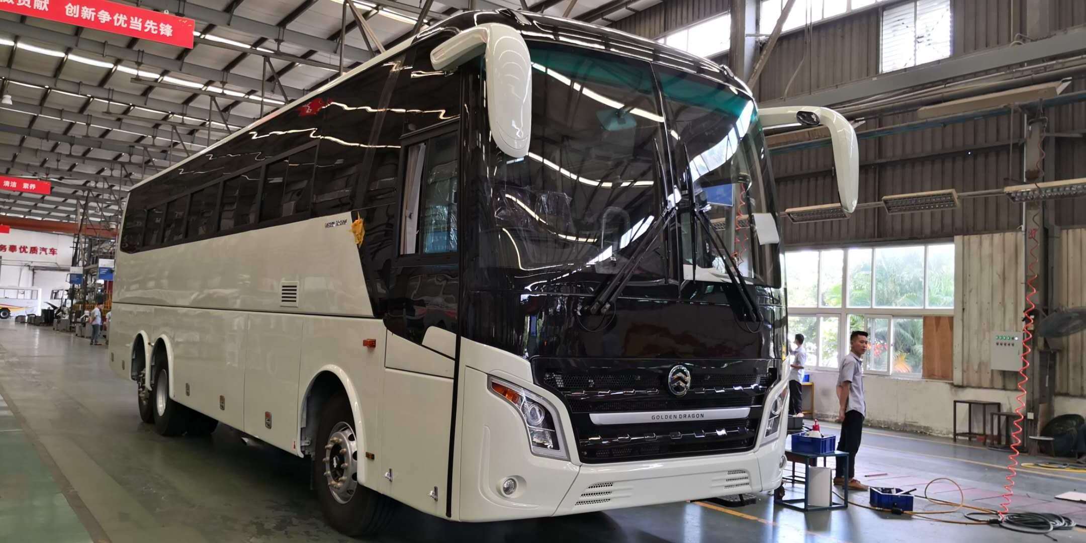 Customize Used City Buses Golden Dragon Bus 6130  Double Axle Luxury Coaches Price 2+3 70 seater bus for Sale