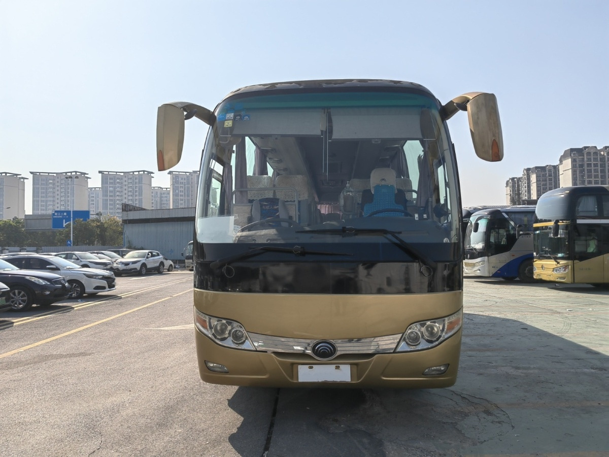 Used Yu tong bus 47-seater medium door Yu  tong 6107 bus manual transmission