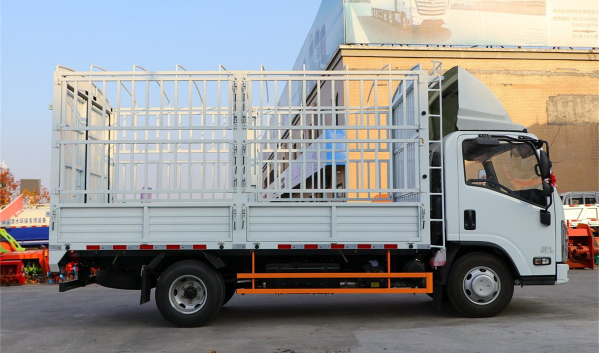 Brand 4X2 ISUZU 116HP Used Good Price Cargo Truck 85KW Diesel Power Lorry Truck from Factory